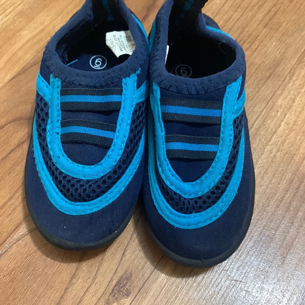 Baby boy navy and light blue water shoes size 6